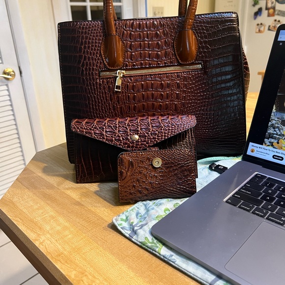 Classic Brown Crocodile Pattern Handbag 3 Set, wallet, credit card wallet - Picture 10 of 14